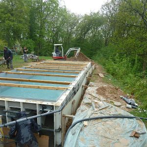 4. Das Becken ist fertig fuer die Hinterfuellung..jpg