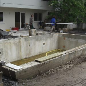 S11-Das-Becken-ist-Entkernt-und-die-neuen-Einbauteile-montiert..jpg